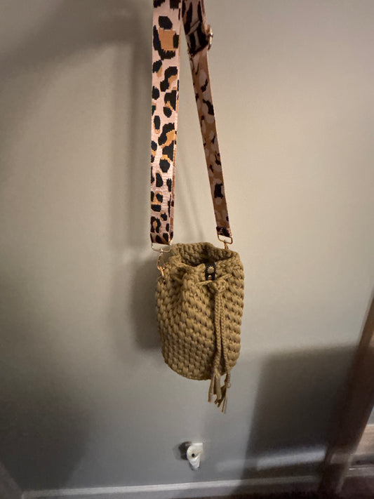 Bucket bag