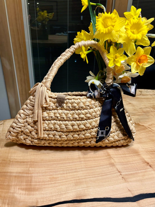 Triangle purse